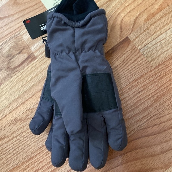 NWT Adult 3M Thinsulate 🎿 Ski 🧤 Gloves L Women’s Velcro adjustable Grey/Black - Picture 2 of 7